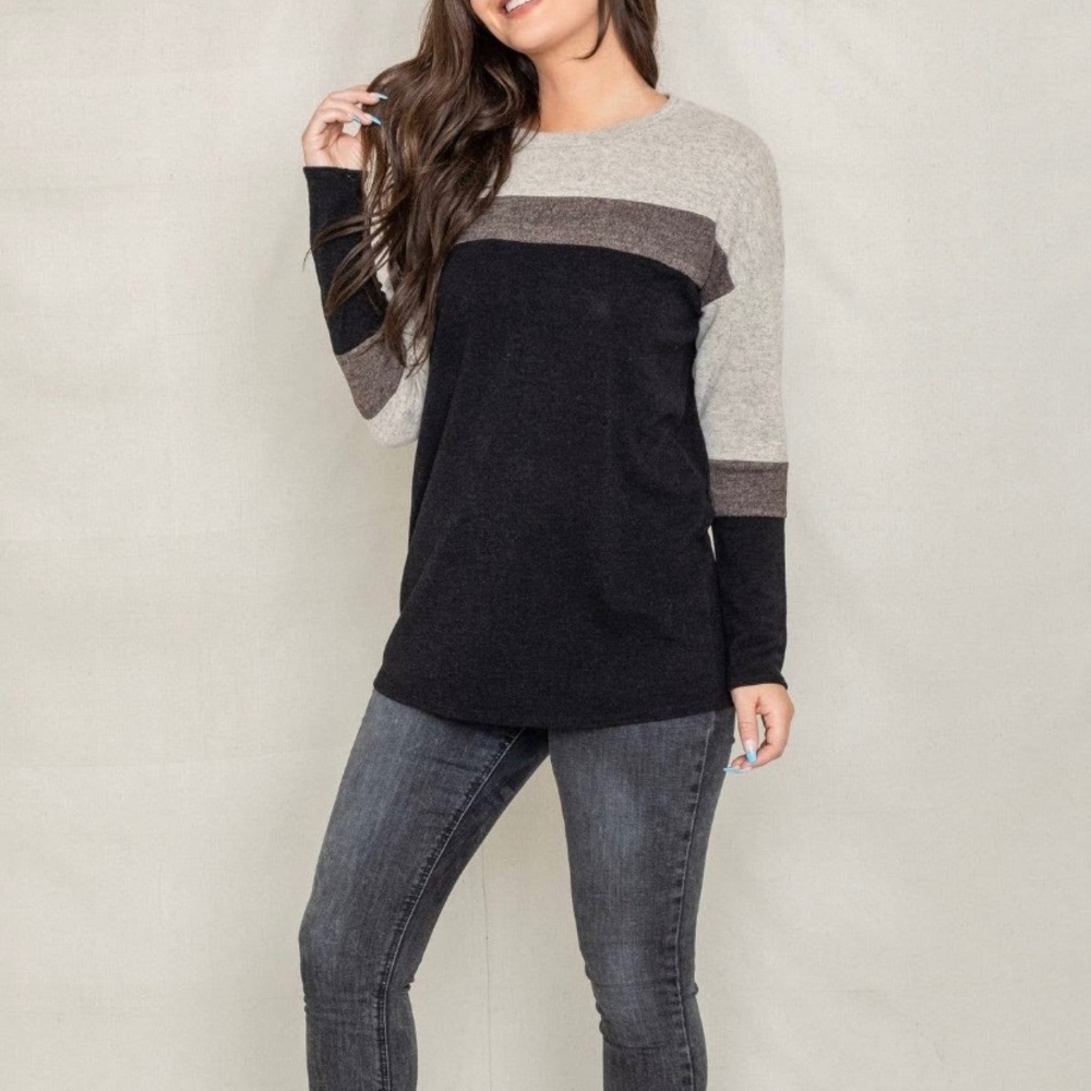 Knot Colorblock Tunic - Picture 2 of 4